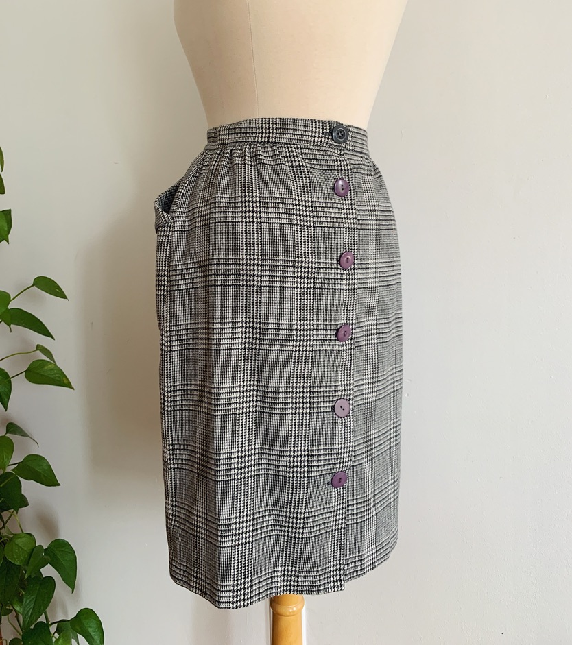 1980s ✿ Black + White Houndstooth Wool Skirt - Image 4