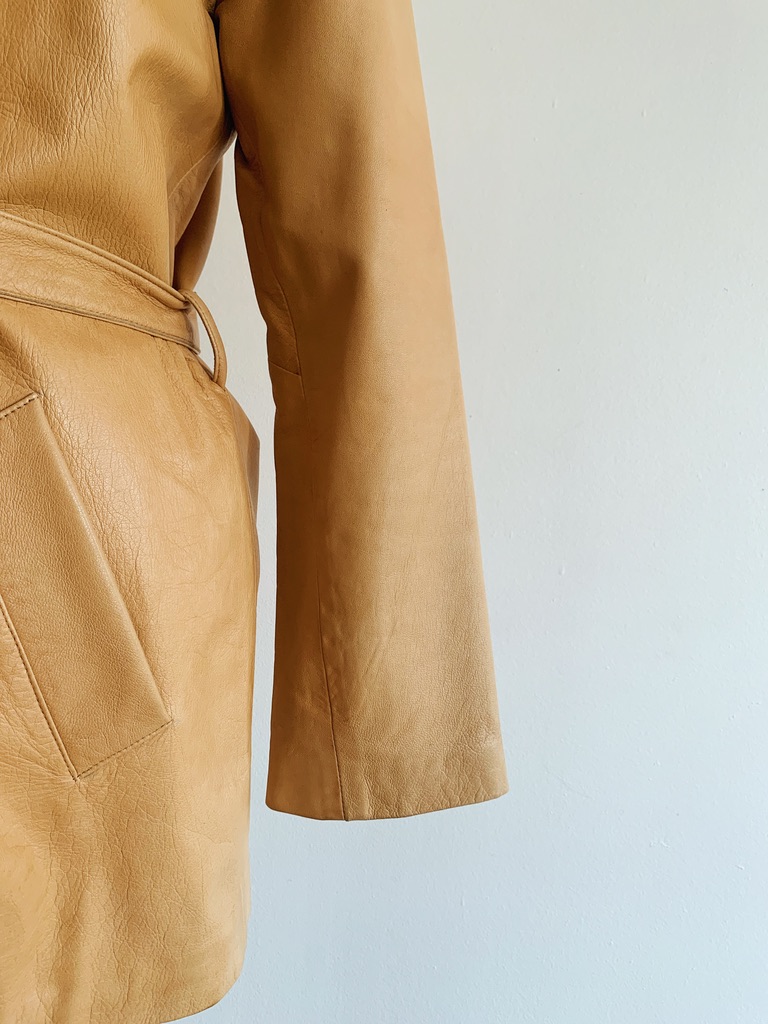 1990s ✿ Caramel Brown Leather Belted Jacket – Image 4