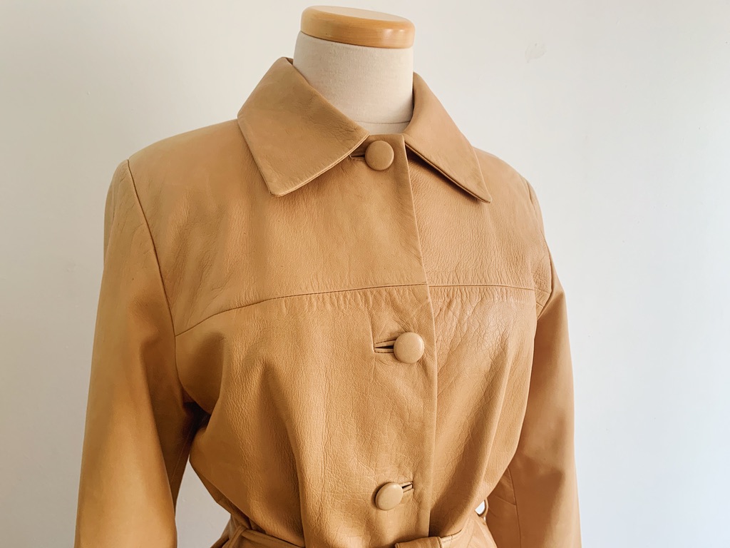 1990s ✿ Caramel Brown Leather Belted Jacket – Image 2