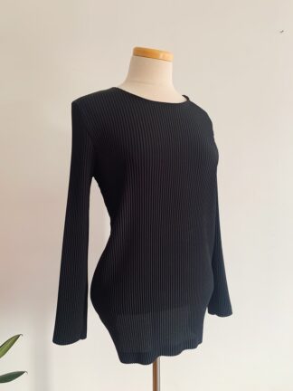 1990s ✿ Toupy Black Plissé Top