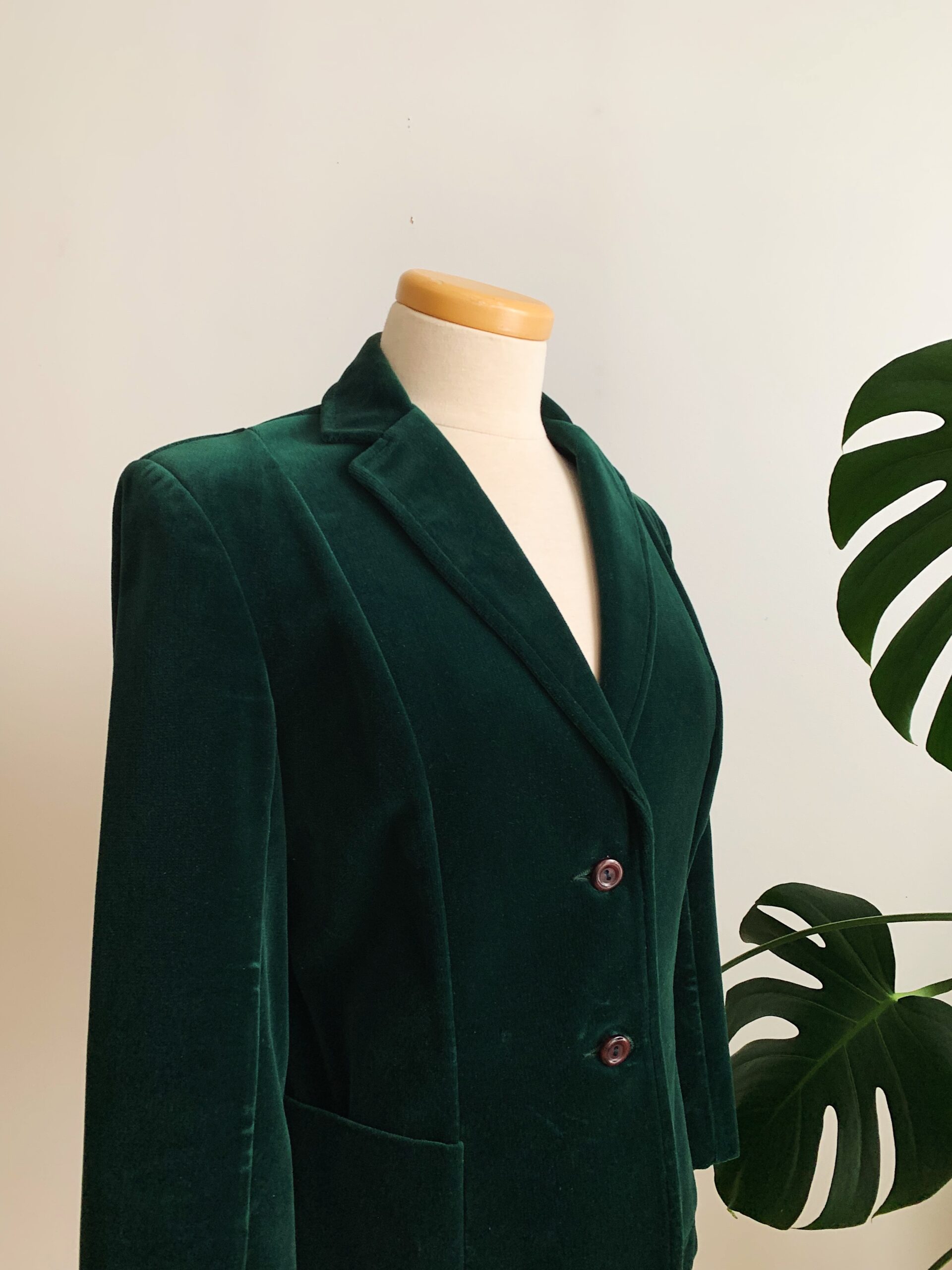 1970s ✿ Green Velvet Blazer – Image 2