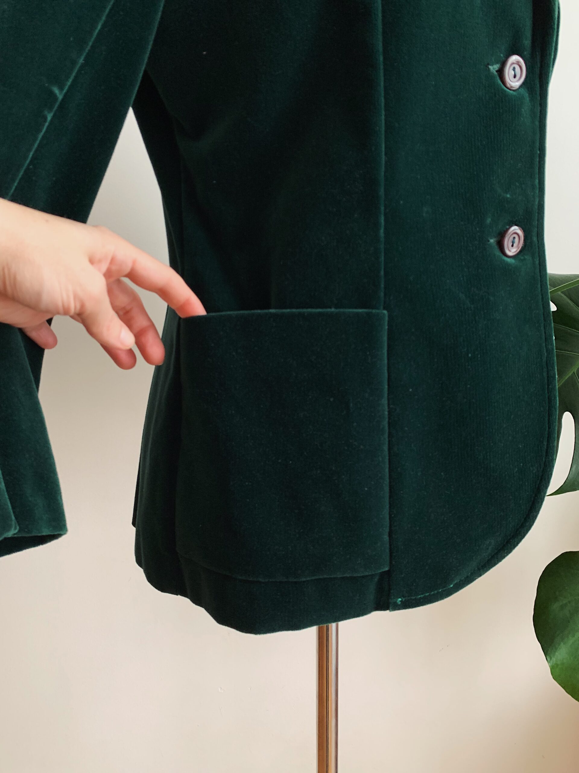 1970s ✿ Green Velvet Blazer – Image 3
