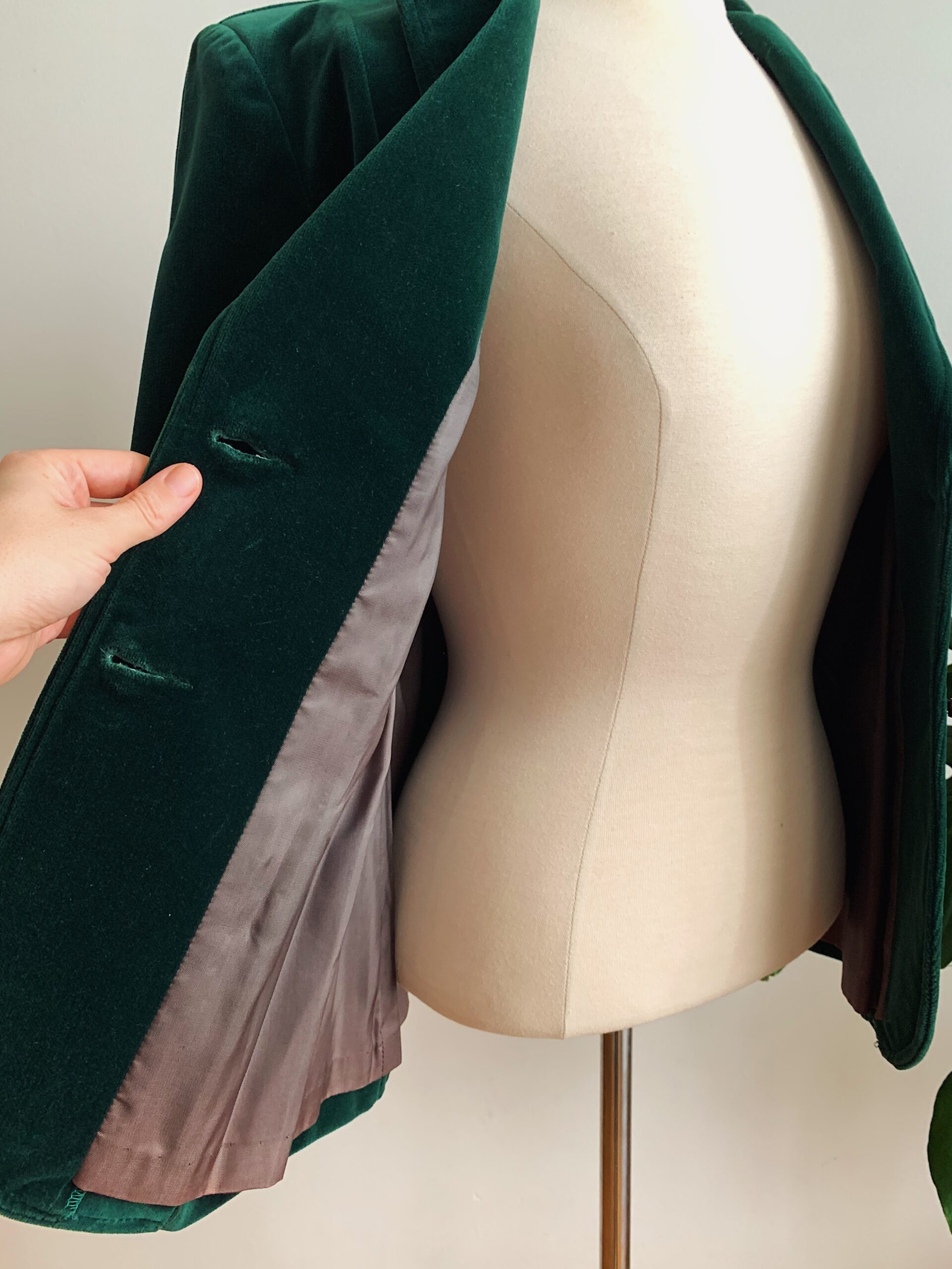 1970s ✿ Green Velvet Blazer – Image 4